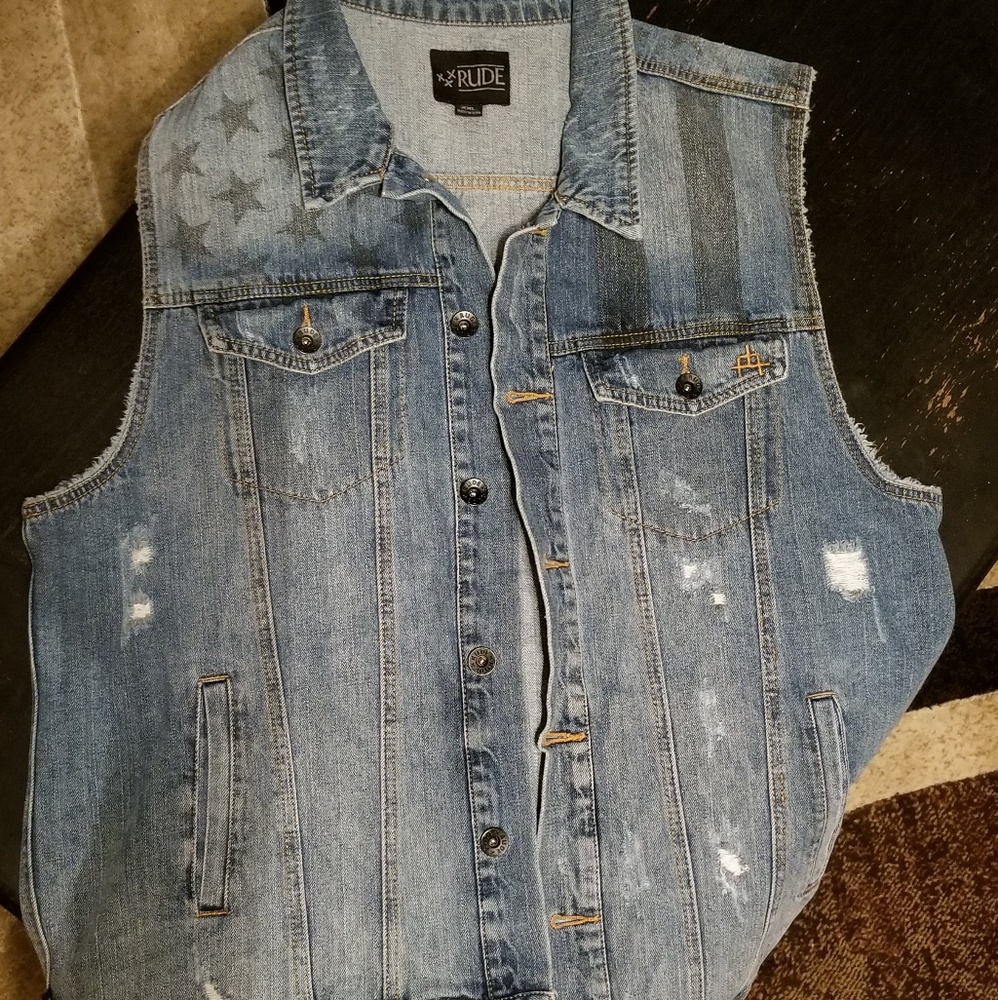XL distressed denim from Hot Topic